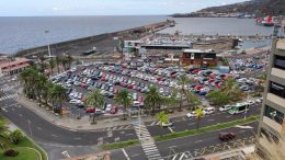 Autos - Hafenparkplatz